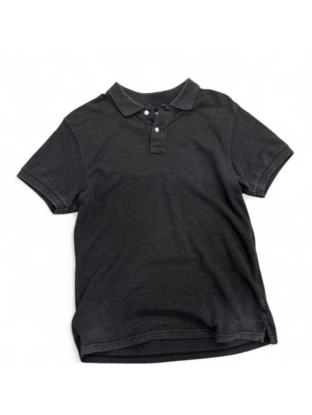 Black Old Navy polo shirt in size M #oldnavy #preppy